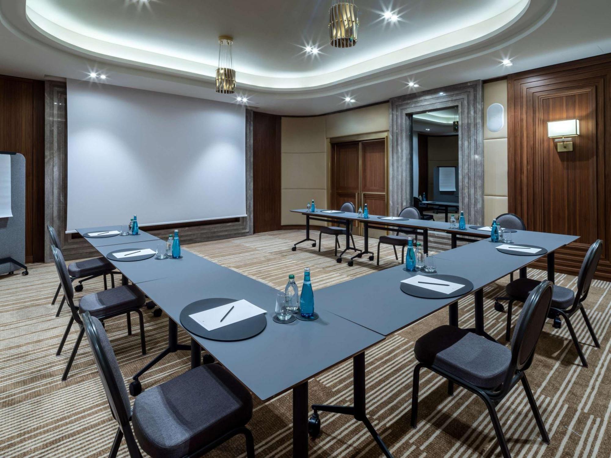 Sofitel Istanbul Taksim Hotel Luaran gambar Meeting room